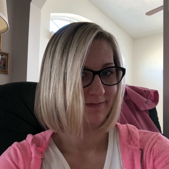 Meet your Posher, Connie - Picture 1 of 1